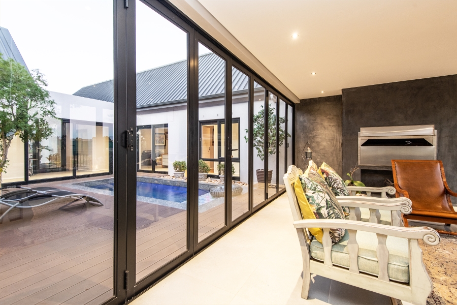 4 Bedroom Property for Sale in Val De Vie Estate Western Cape